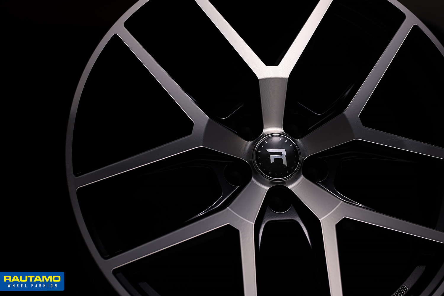 R-Series R19 Black Polish