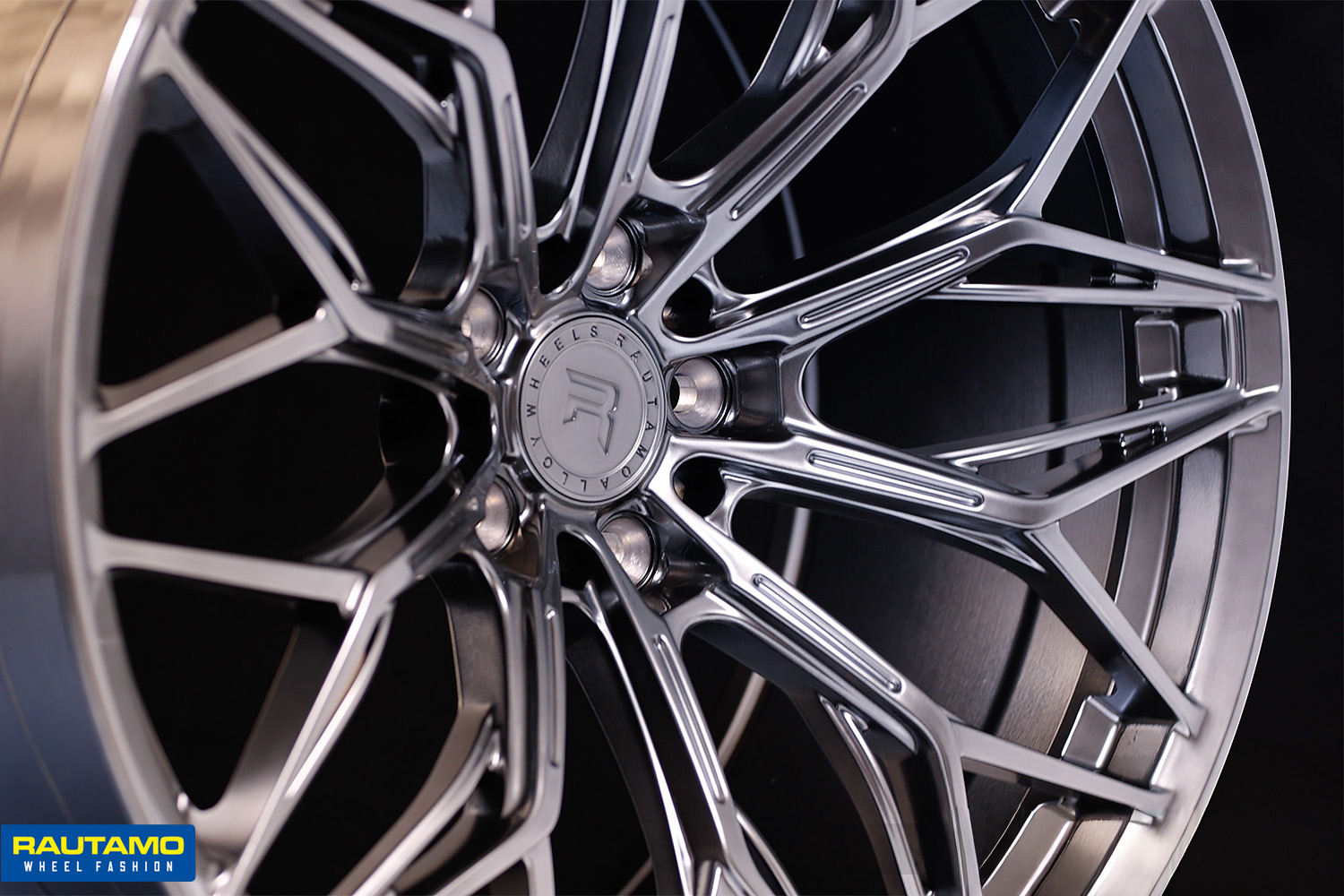 R-Series R18 Hyper Silver Black