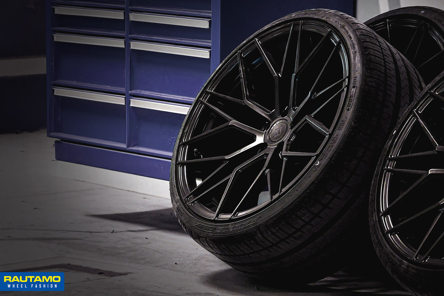 R-Series R9 Satin Black