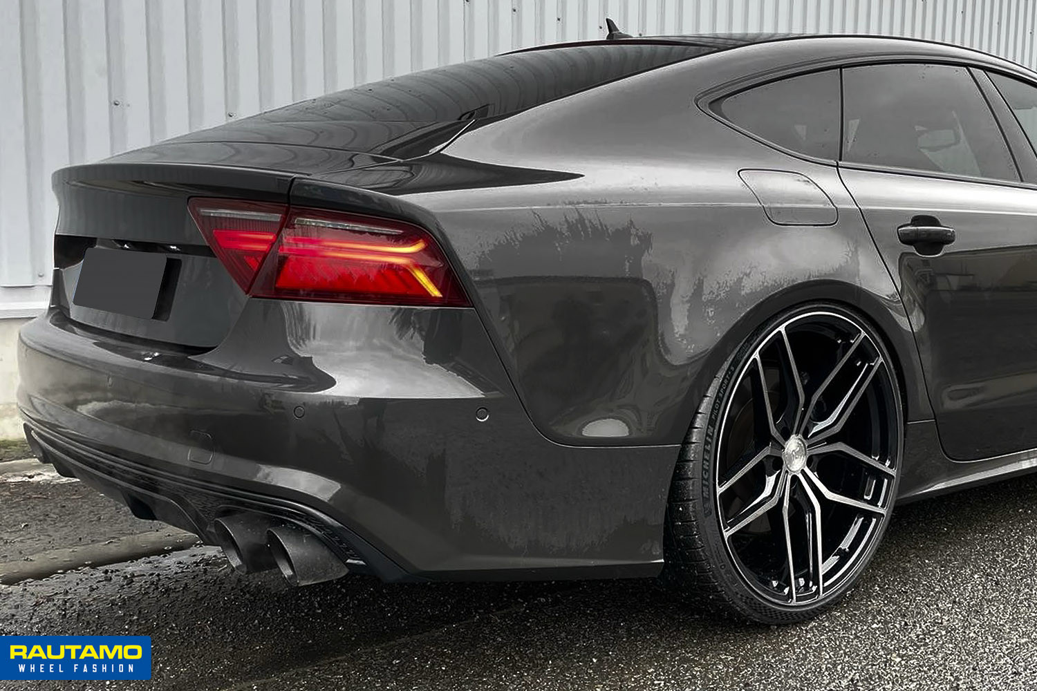 R-Series R8 Gloss Black Tinted Face erikoisvanteet autoon fälgar