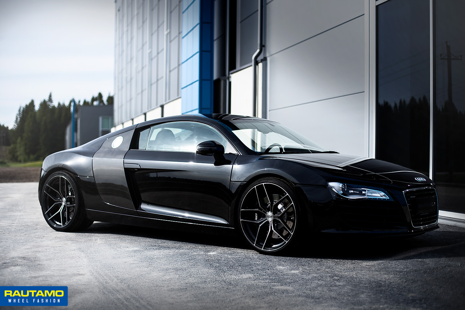 R-Series R8 Gloss Black Tinted Face erikoisvanteet autoon fälgar