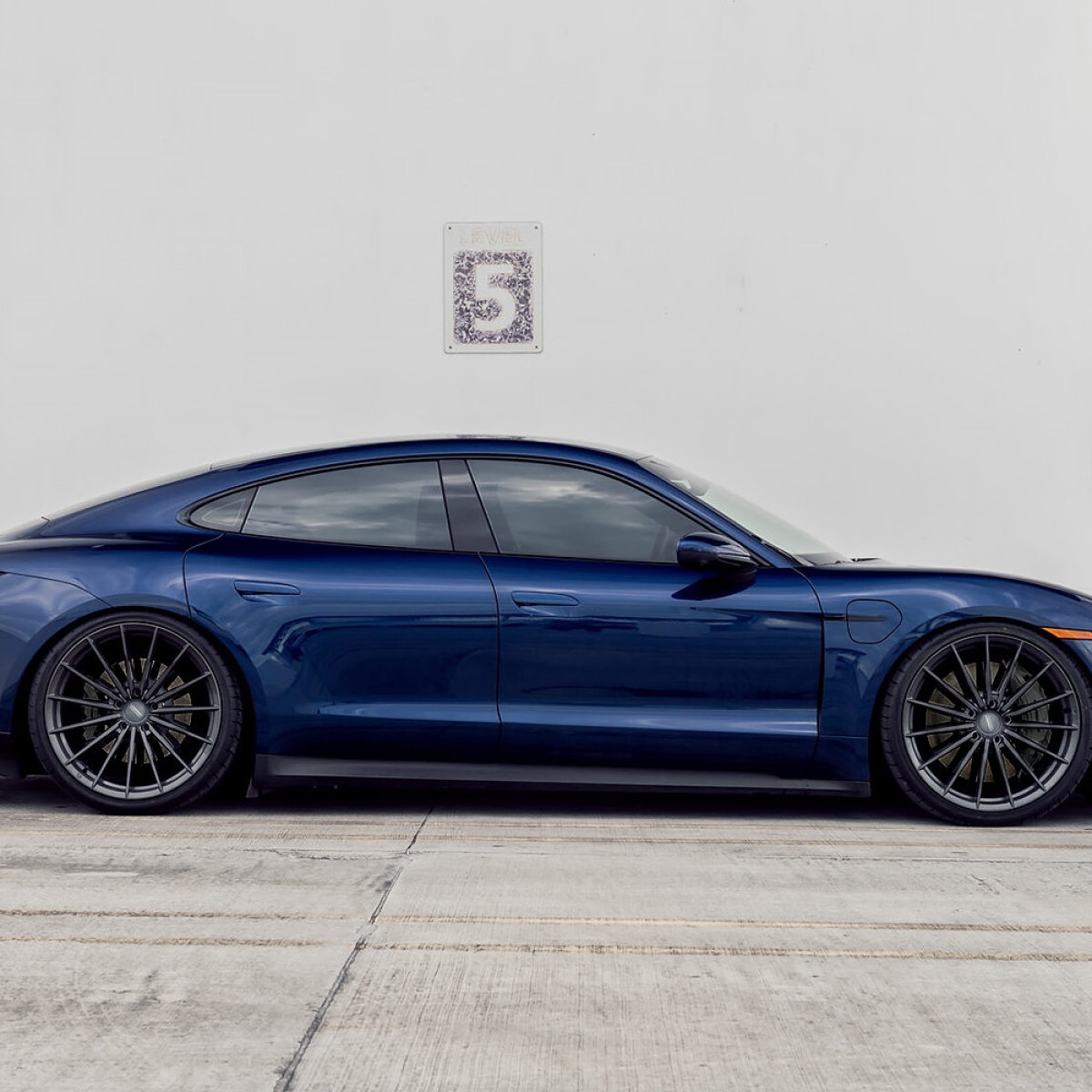 Porsche Taycan 4S Vossen HFX-4
