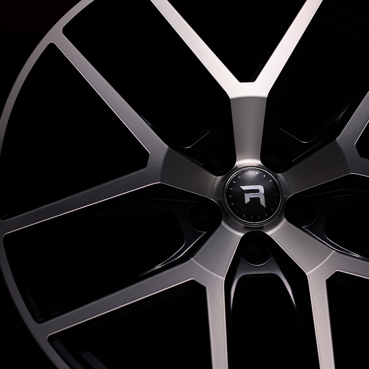 R-Series R19 Black Polish