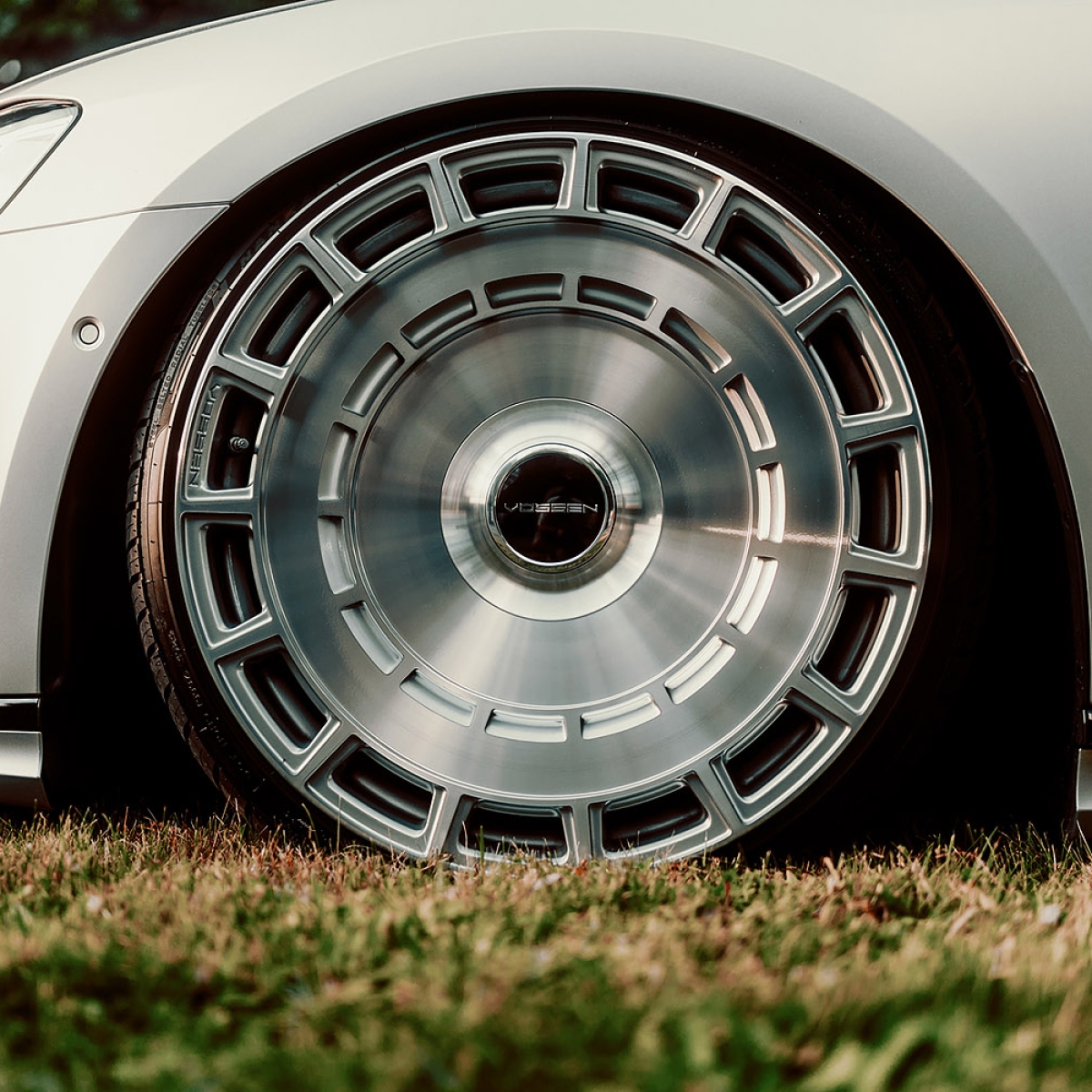 Audi A8 Vossen HF9 Silver Brushed