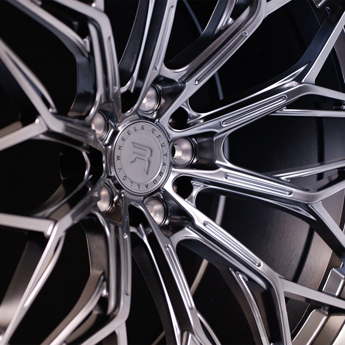 R-Series R18 Hyper Silver Black